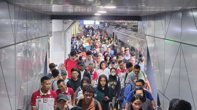 Tiket Kereta Api Mudik Lebaran 2026 Habis Terjual